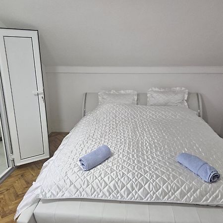 Vila Petunija Sjenica Rom bilde