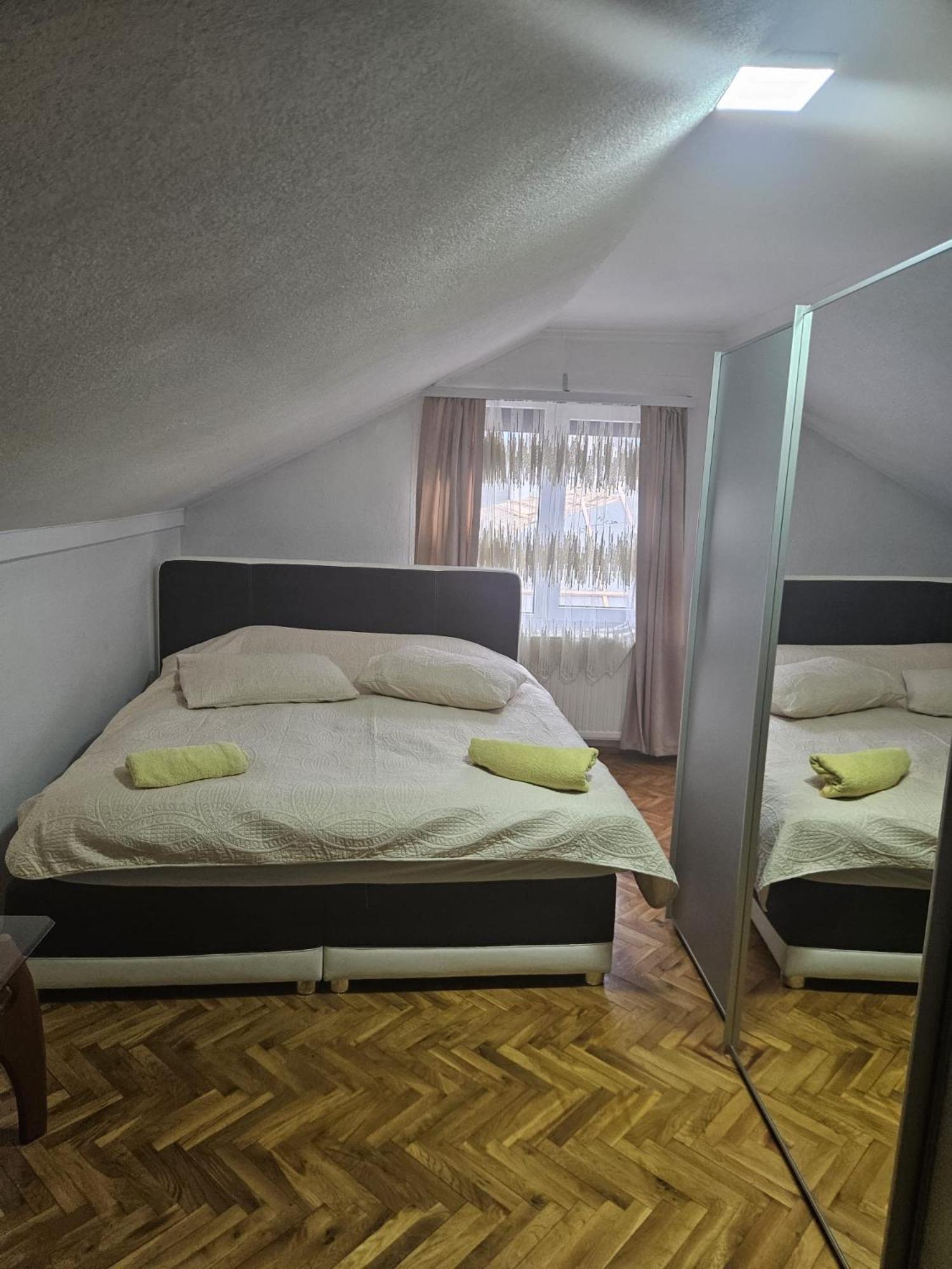 Vila Petunija Sjenica Rom bilde