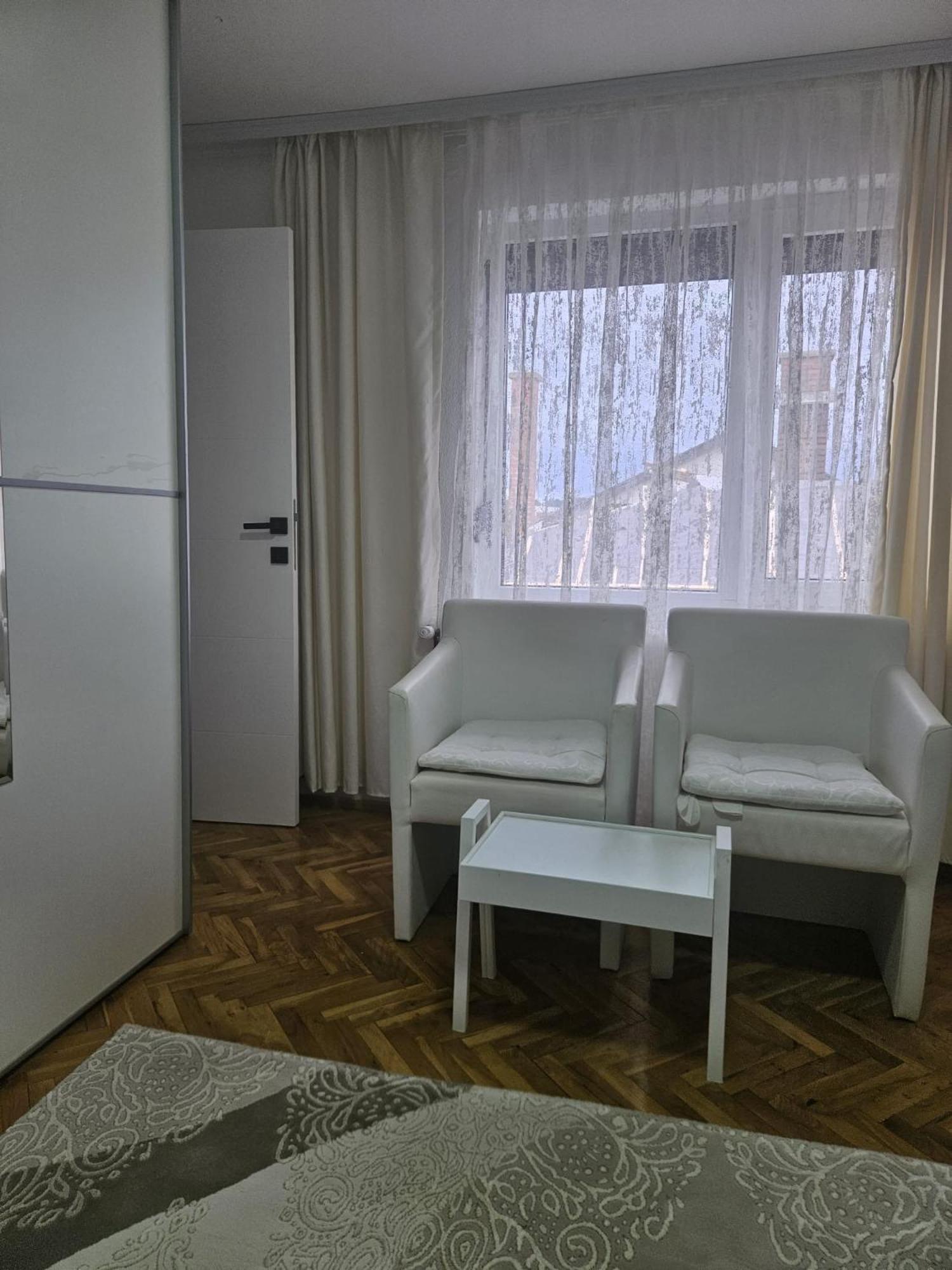Vila Petunija Sjenica Rom bilde