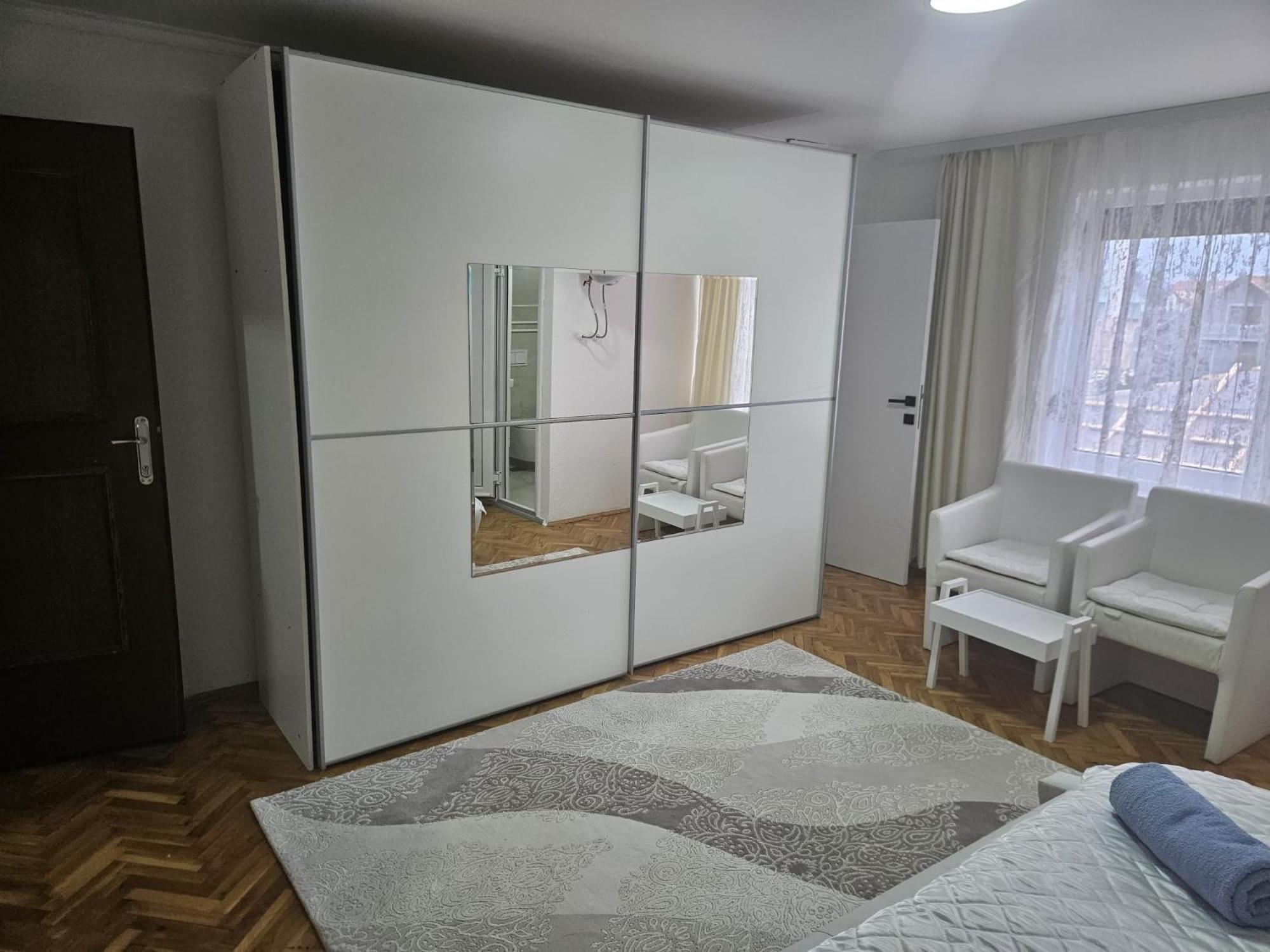 Vila Petunija Sjenica Rom bilde