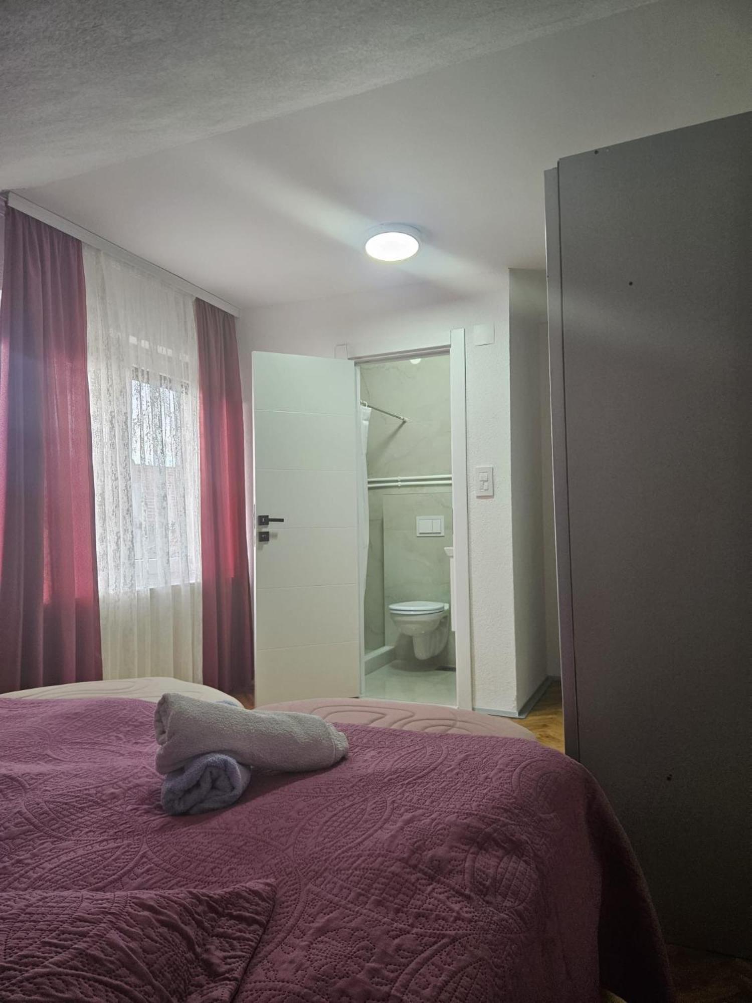 Vila Petunija Sjenica Rom bilde